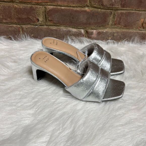 a new day Silver Lilah Puffy Slide Heels Women’s Sz 7.5 Shoe Open Toe Block Heel - Picture 3 of 8